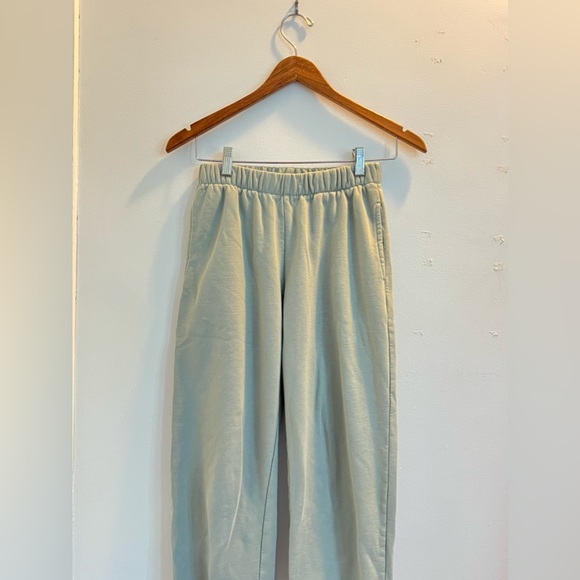 Brandy Melville Pants - brandy melville rosa sweatpants